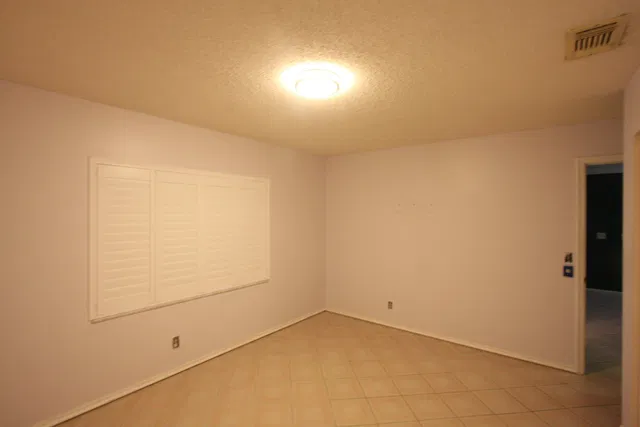 Residence photo 2