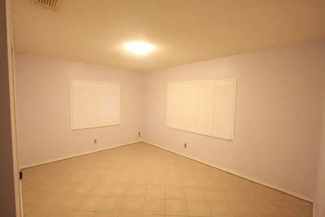 Residence photo 3