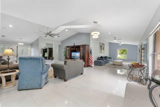 Residence photo 14