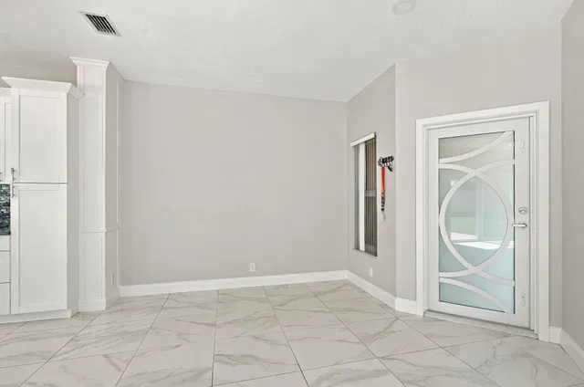 Residence photo 7
