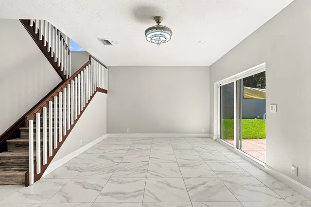 Residence photo 9