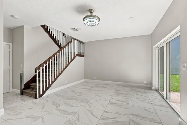 Residence photo 10
