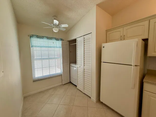 Unit 123-B photo 8