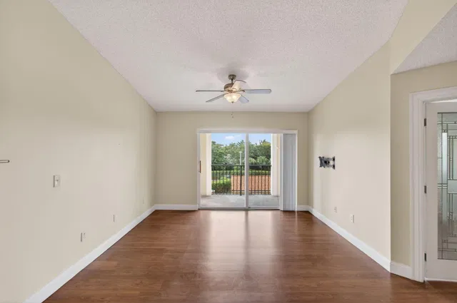 Unit 303 photo 28