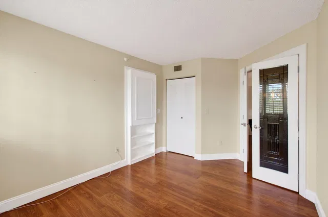 Unit 303 photo 37