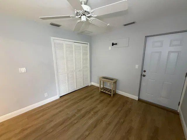  Unit B photo 4