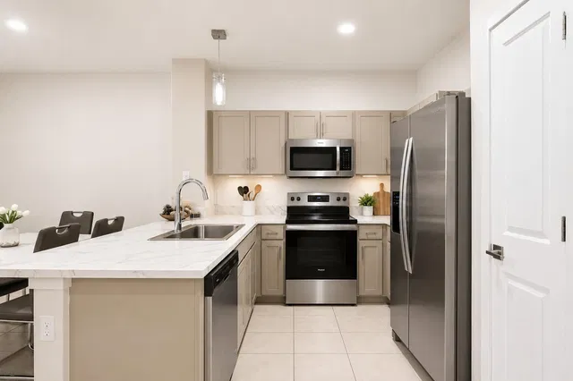 Residence photo 5