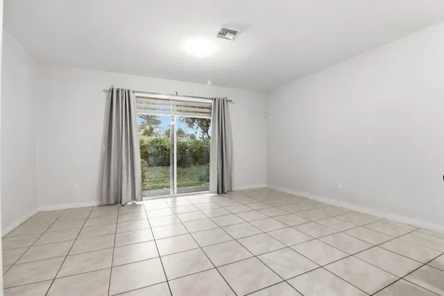Residence photo 6