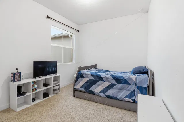 Residence photo 12