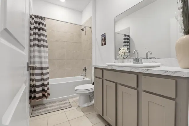 Residence photo 16