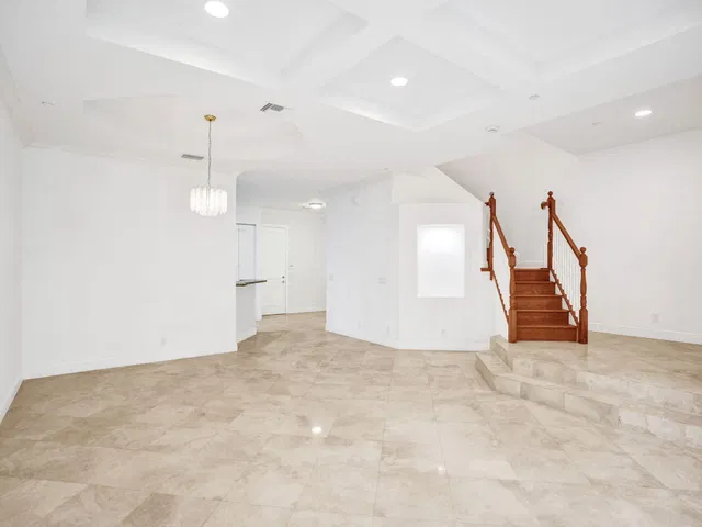 Residence photo 5
