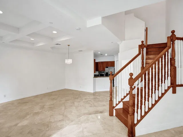 Residence photo 8
