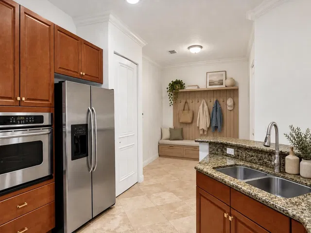 Residence photo 12