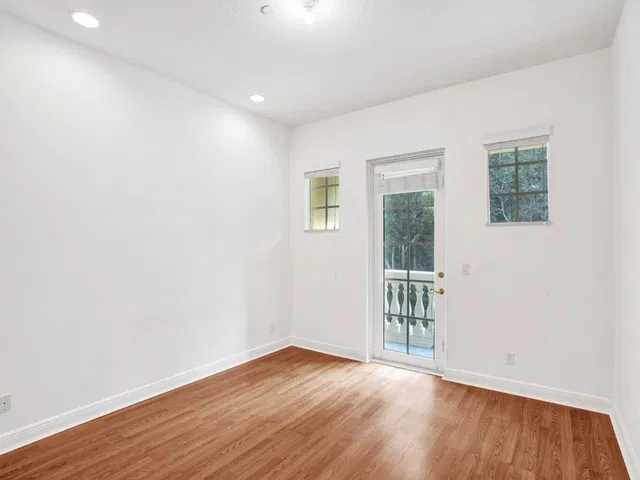 Residence photo 31
