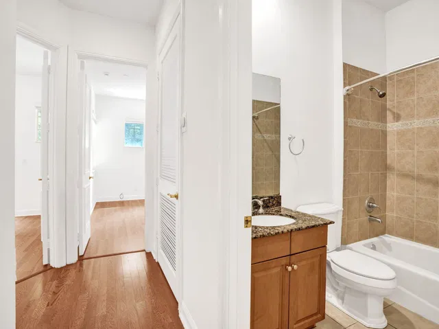 Residence photo 32
