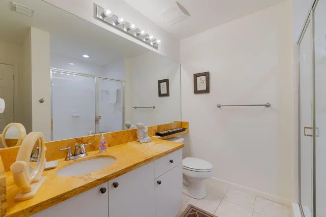 Unit 304 photo 13