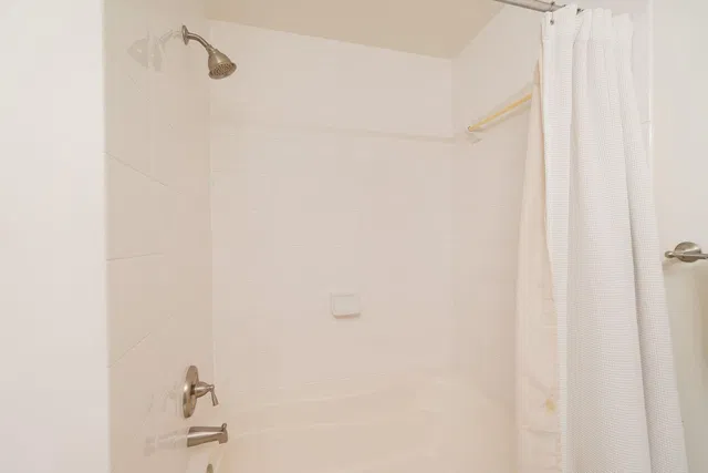 Unit 304 photo 19