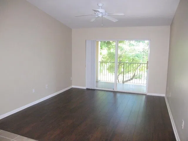  Unit Unit 308 photo 8