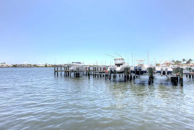  Unit Unit 308 photo 17