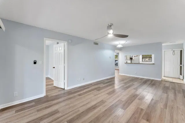  Unit 109 photo 6