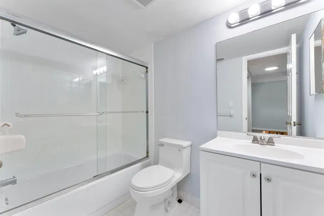  Unit 109 photo 17