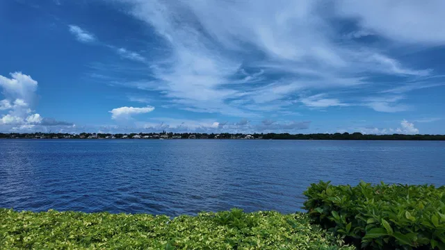  Unit 821 photo 28