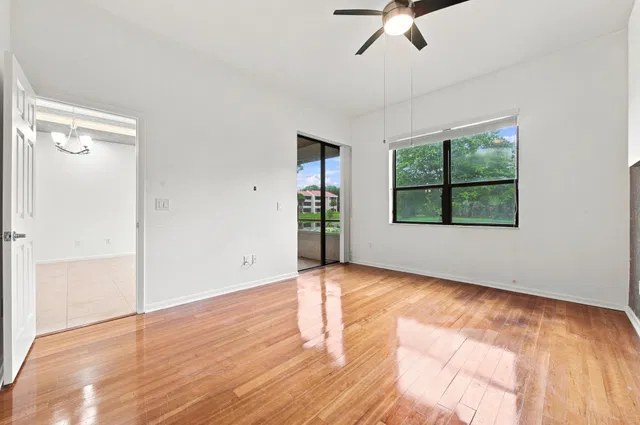 Unit 107 photo 17