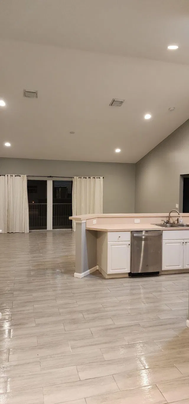 Residence photo 5