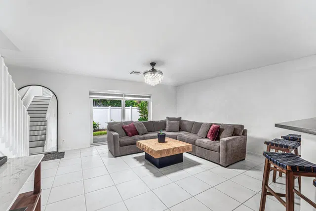 Residence photo 2