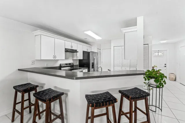 Residence photo 3