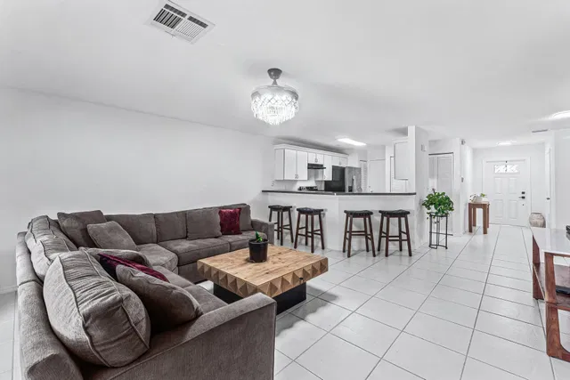 Residence photo 15