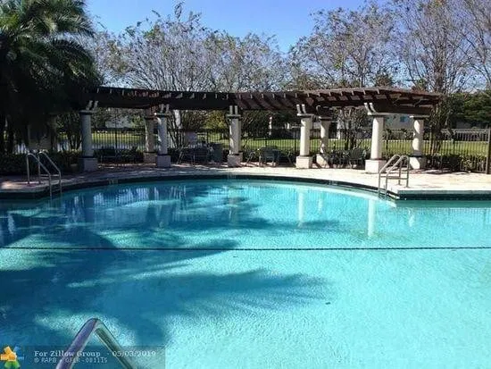 Unit 1220 photo 5