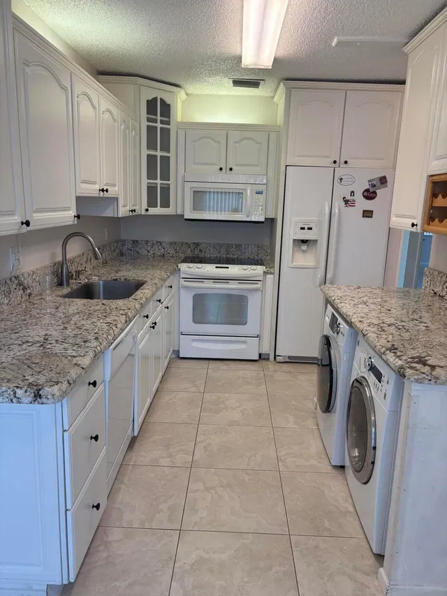 Residence photo 3