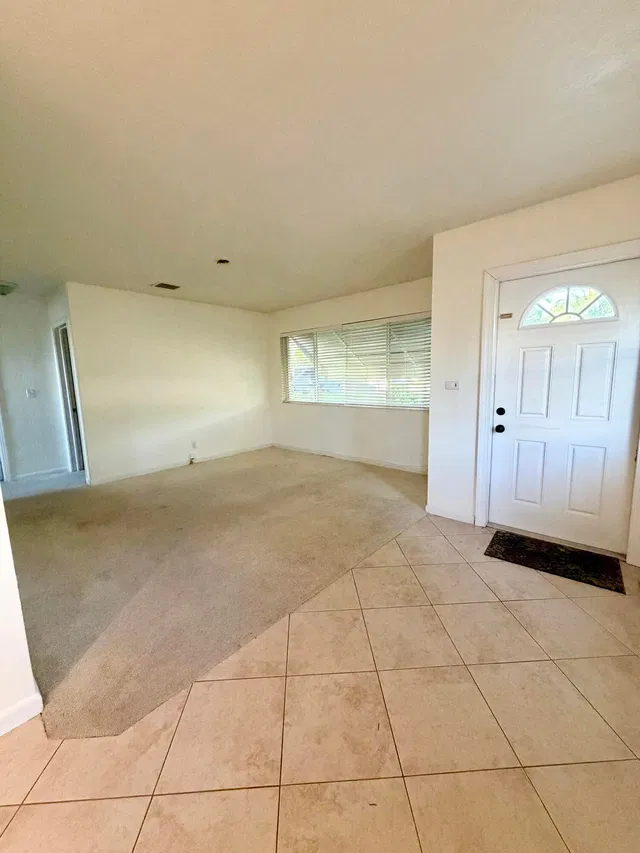 Residence photo 3