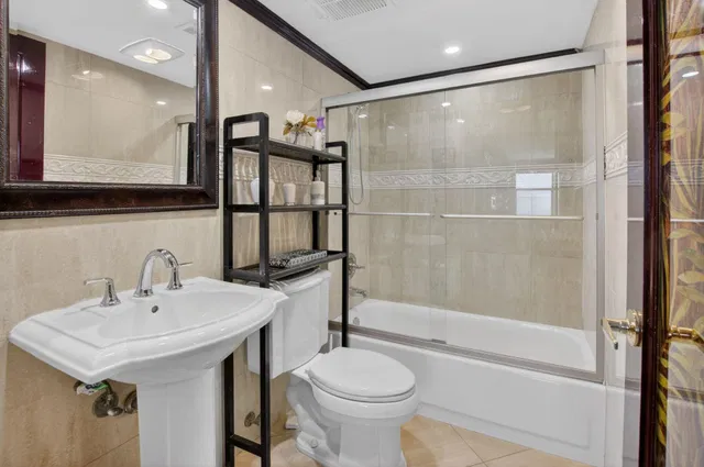 Unit 402 photo 26