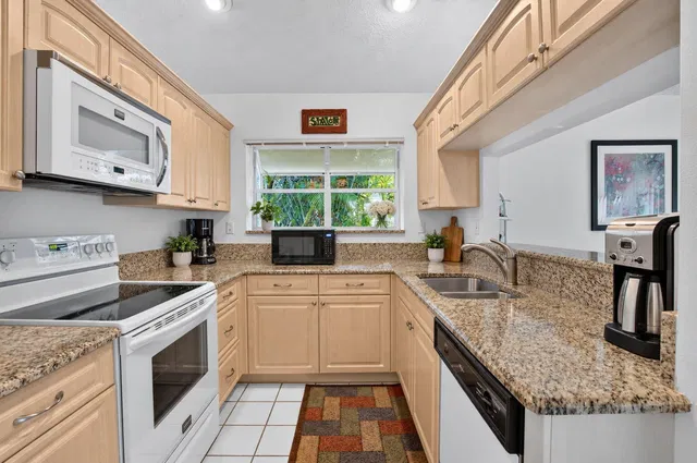 Residence photo 16
