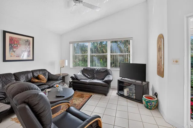Residence photo 19