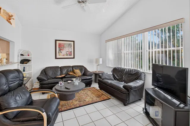 Residence photo 22