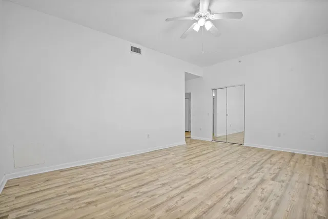  Unit 406 photo 11