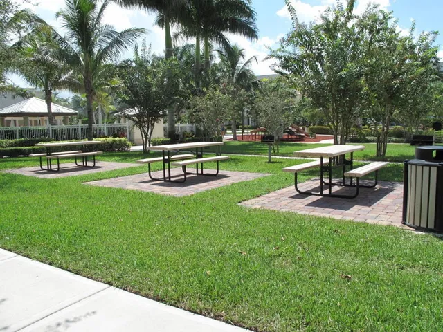 Unit 102 photo 17