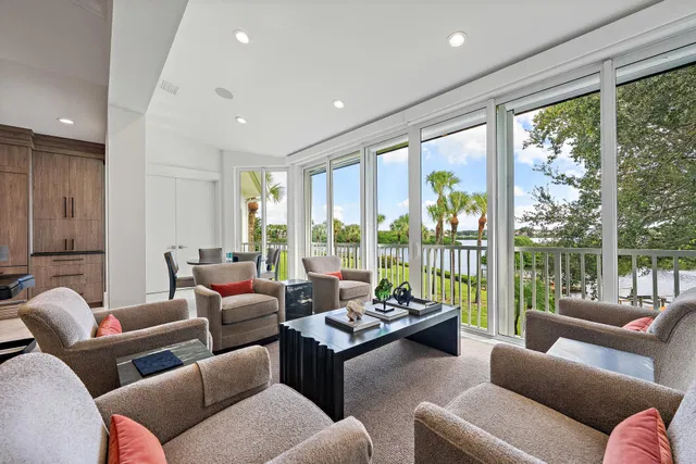 Admirals Cove Residence photo 8