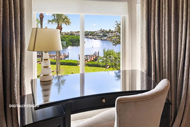 Admirals Cove Residence photo 17