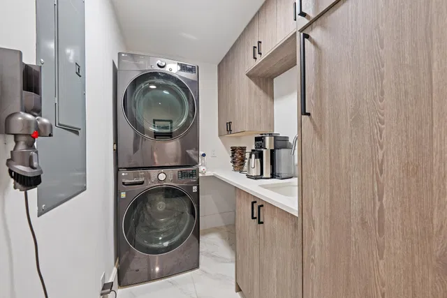 Admirals Cove Residence photo 25