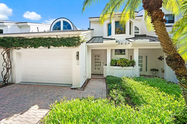 Admirals Cove Residence photo 27