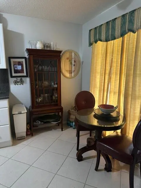 Residence photo 4