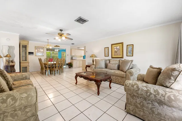 Residence photo 5