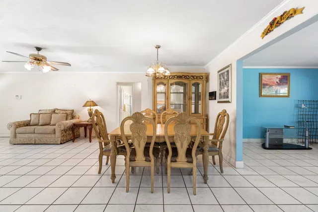 Residence photo 11