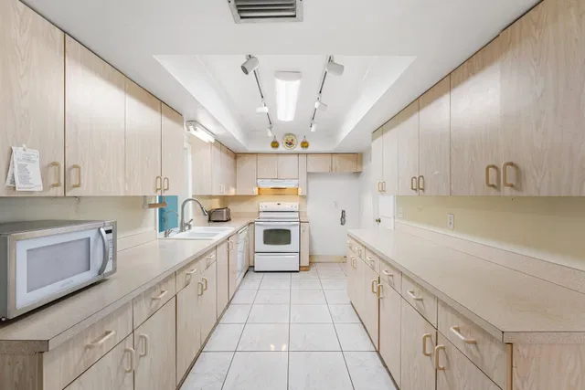 Residence photo 12