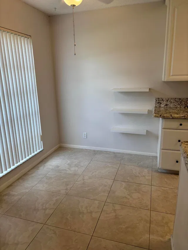 Residence photo 2