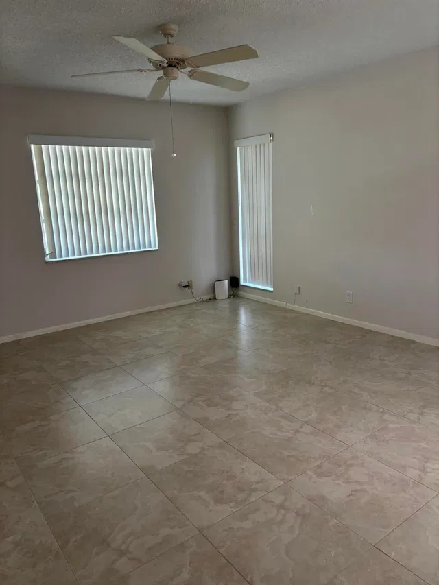 Residence photo 6